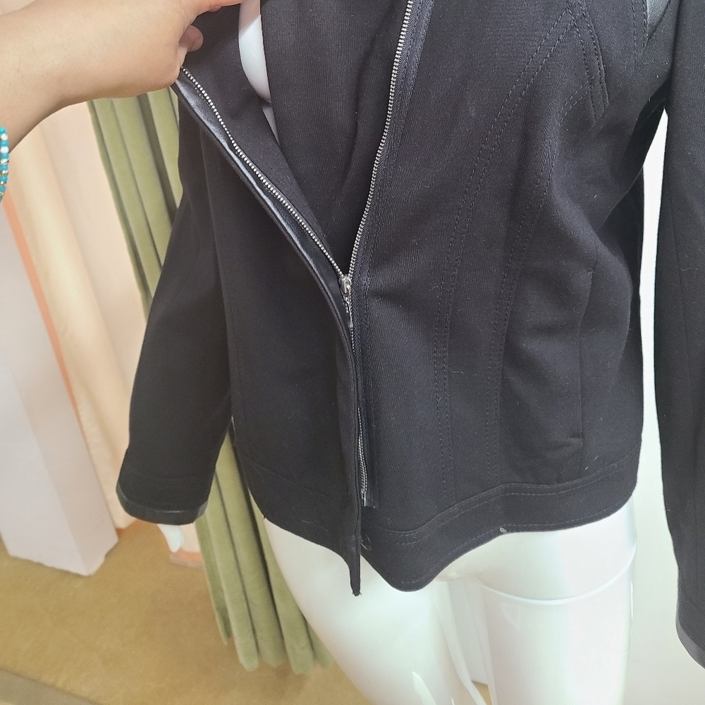 Dalia Collection Zip Jacket - Picture 8 of 13